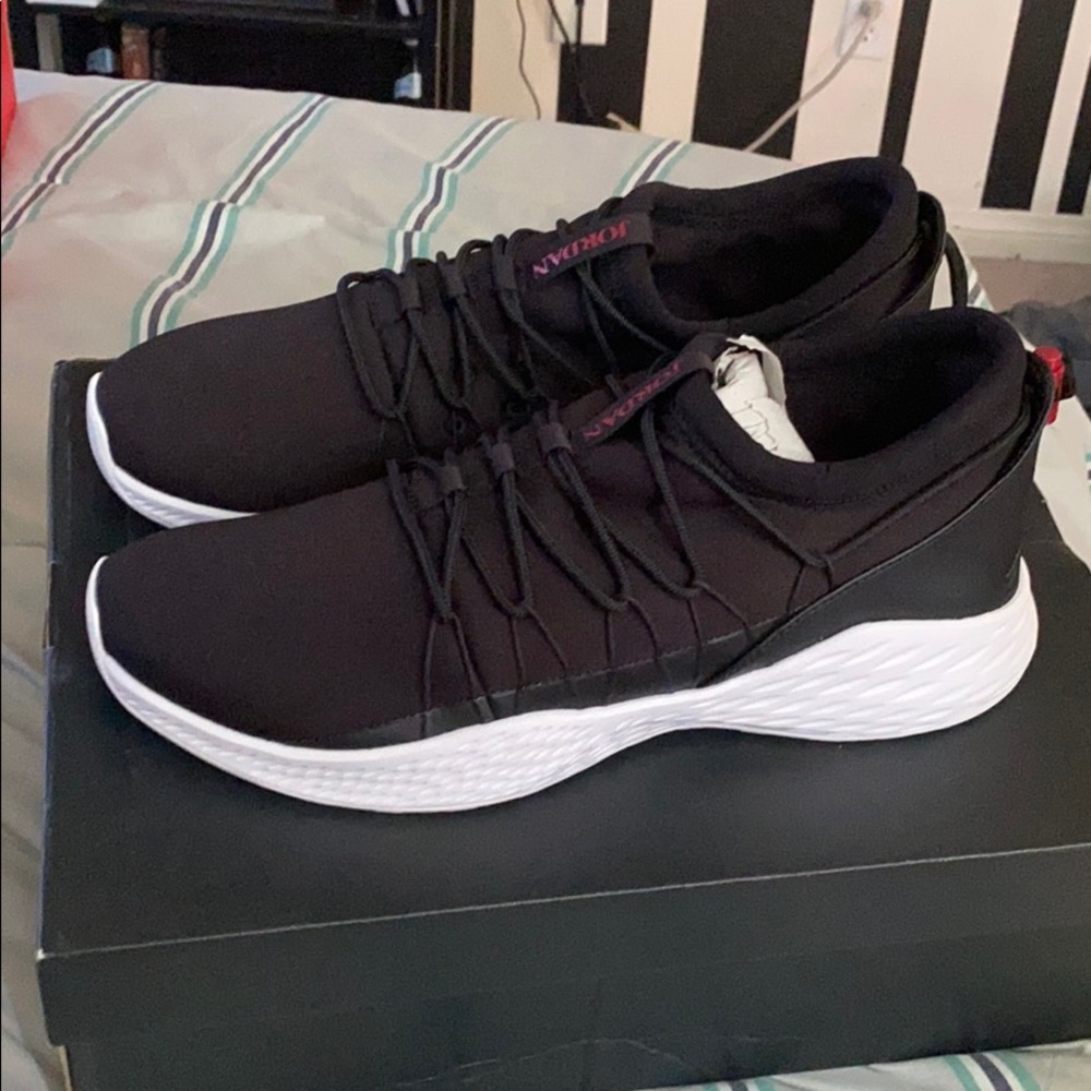 Men’s 11.5 Jordan Formula Toggle